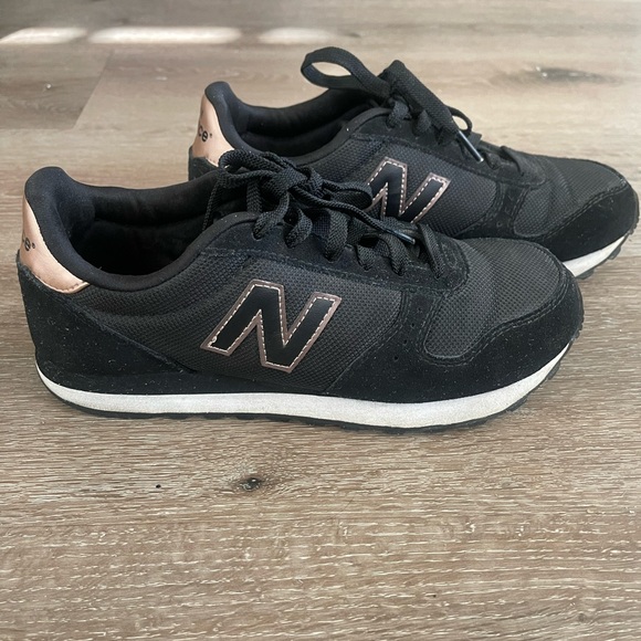 New Balance Sneakers - Picture 3 of 7